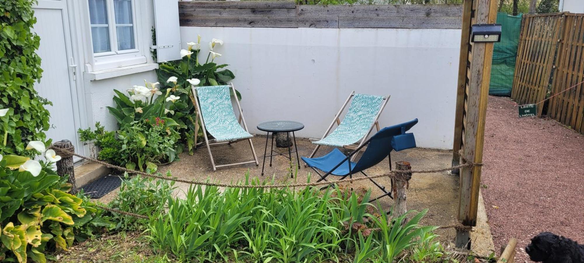 Residence Fleur Des Pins - Gites & Chambres D'Hotes 생-조르주-돌레롱 외부 사진